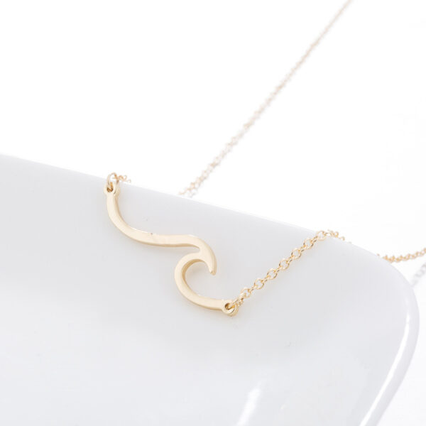 Creative Personality Wave Pendant Simple Short Temperamental Necklace - Image 2